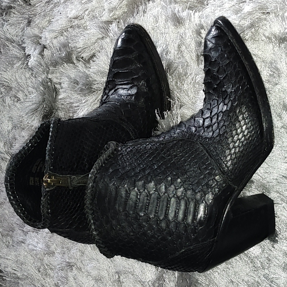 ALLEN'S short snakeskin boots
